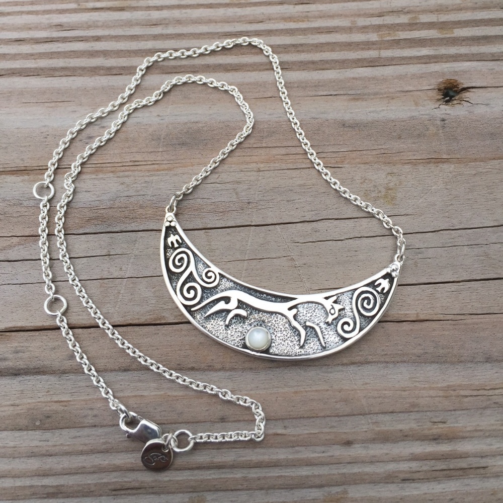 EPONA Chalk Horse Necklace .925 Sterling Silver Celtic Horse natural Moonstone